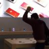 Video | Angry Apple customer destroys iPhones in store