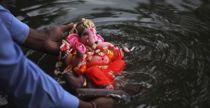 Hyderabad: No shift in Ganesh idols immersion sites