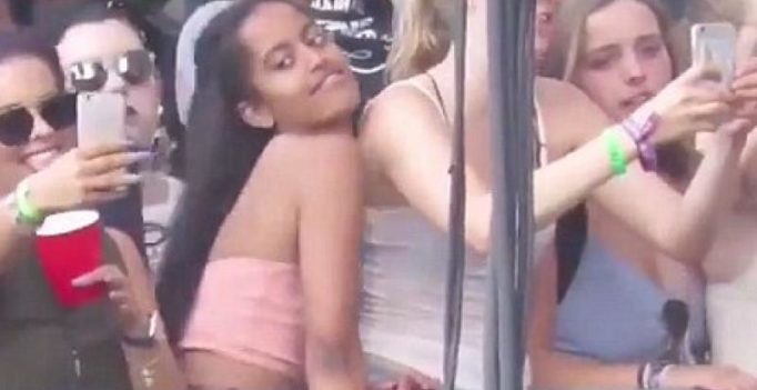Video: Malia Obama twerking and grinding with pals at Lollapalooza music festival