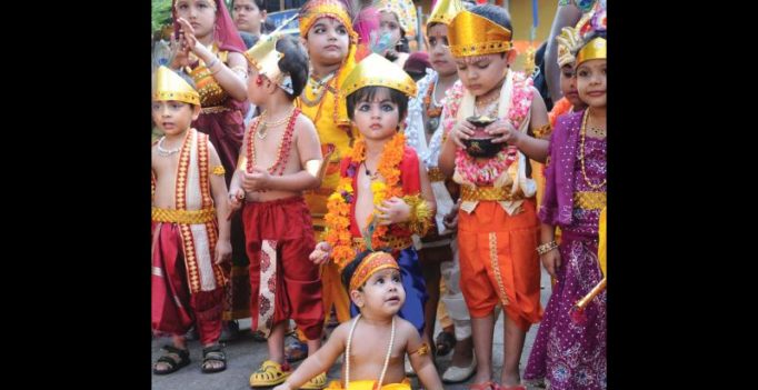 Krishna versus Chattampi Swamikal on street in Kerala