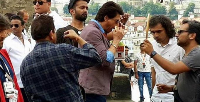 Inside pics: Shah Rukh Khan snapped shooting for Imtiaz Ali’s next in Prague