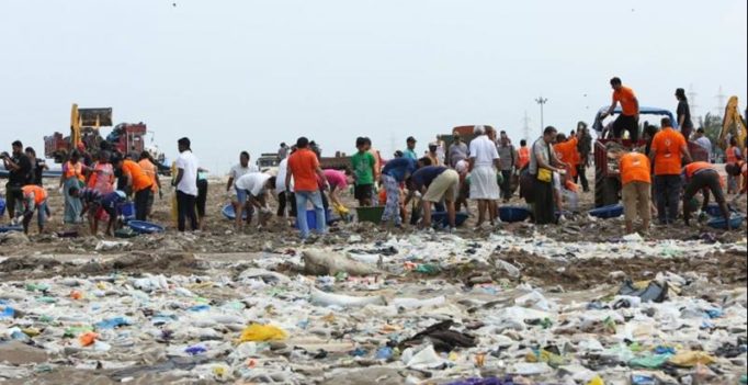 Video: Mumbaikar’s come together for biggest beach clean-up ever