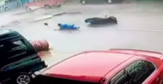 Video: Typhoon Meranti in Taiwan blows away motorcyclist