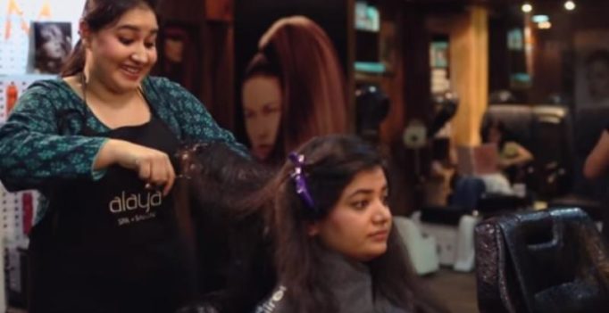 Video: The typical Indian beauty parlour experience