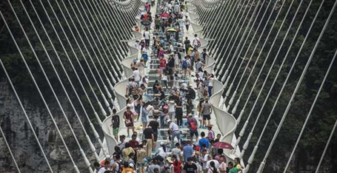 Chinese glass bridge, world’s longest, closes