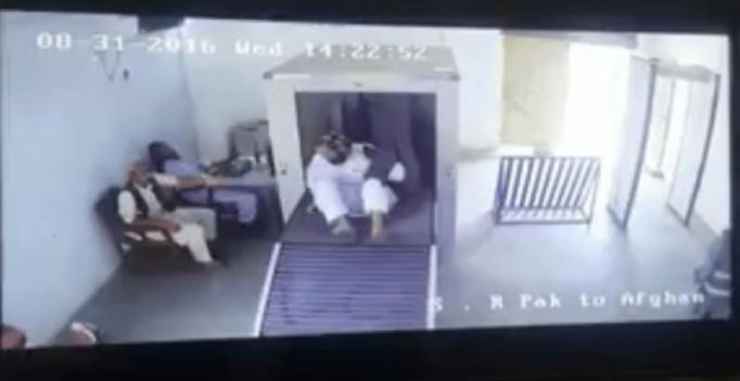 Video: Man at Pakistan-Afghanistan border takes body scanning to a whole new level!
