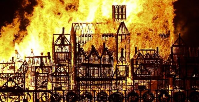 Video: London replica burned to mark 350th anniversary of Great Fire