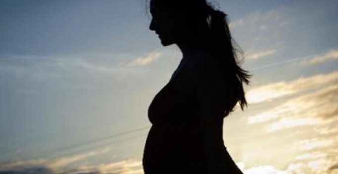 Woman gets pregnant twice in 10 days after having sex just once