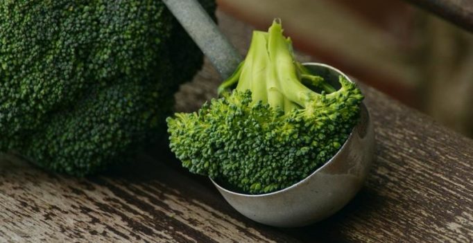 Celery and broccoli can help improve the treatment of breast cancer