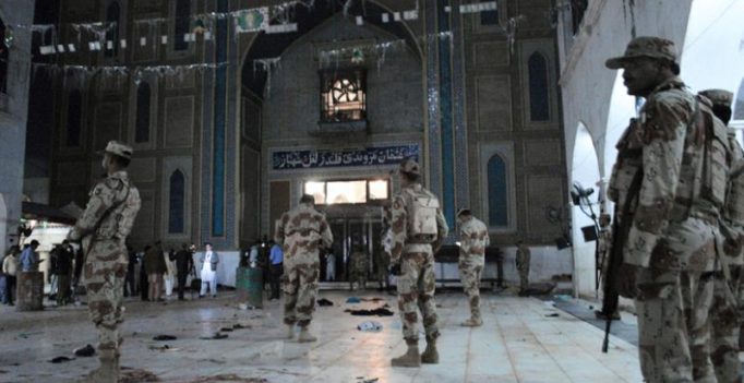 Pakistan detains dozens after 75 killed at Shiite shrine