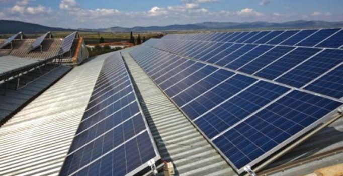 Tesla to take orders for solar roof tiles starting April