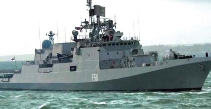 Somali pirates flee hijacked Indian cargo ship, take crew hostage
