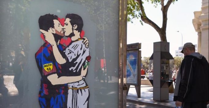 Lionel Messi, Cristiano Ronaldo kissing graffiti causes stir before El Clasico