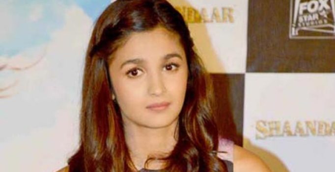 Shahid spent a lot of time with Kareena and he doesn’t think I look like her: Alia
