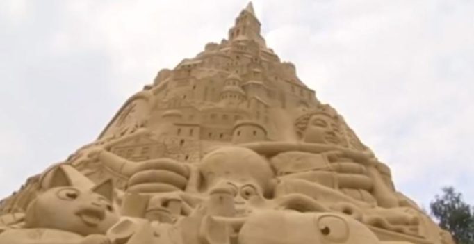 German sculptors claim world record by building tallest sand castle
