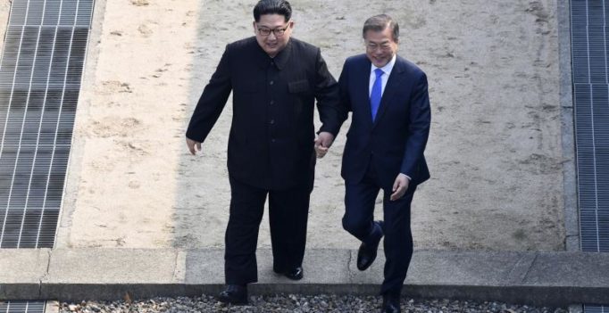 Kim Jong Un makes history, crosses border to greet rival S Korea Prez Moon