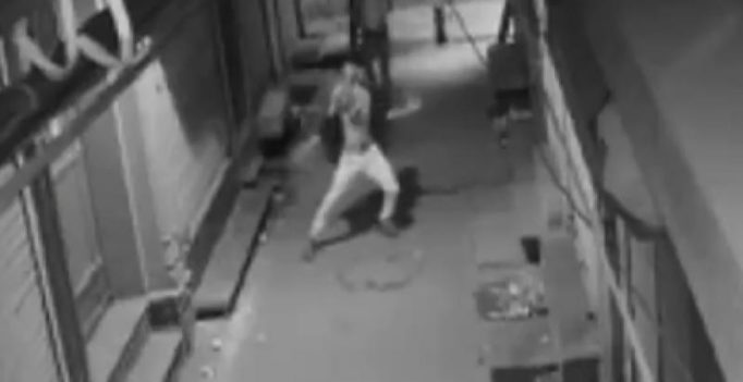 WATCH: Delhi thief does a happy dance before robbing a store