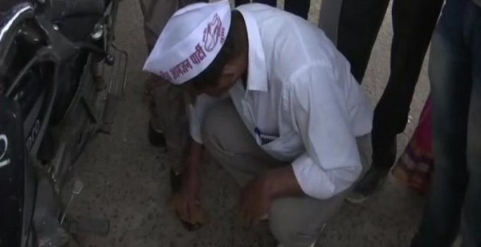 This candidate polishing shoes to please voters in Madhya Pradesh