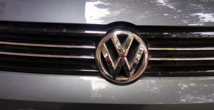 Tesco, Volkswagen to develop UK electric vehicle charging network